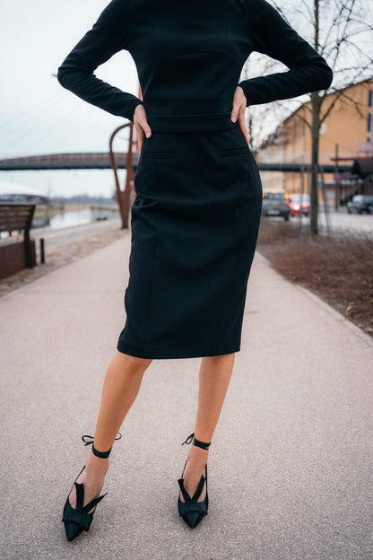 Pencil skirt with pockets