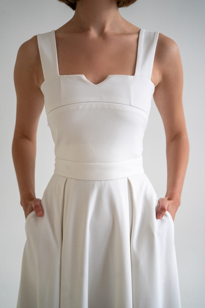 white top with an optional nursing zipper, skirt with pockets